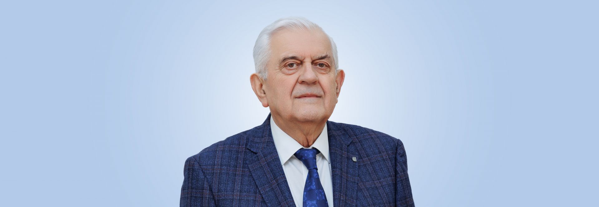La mulți ani profesorului Adrian Tănase!